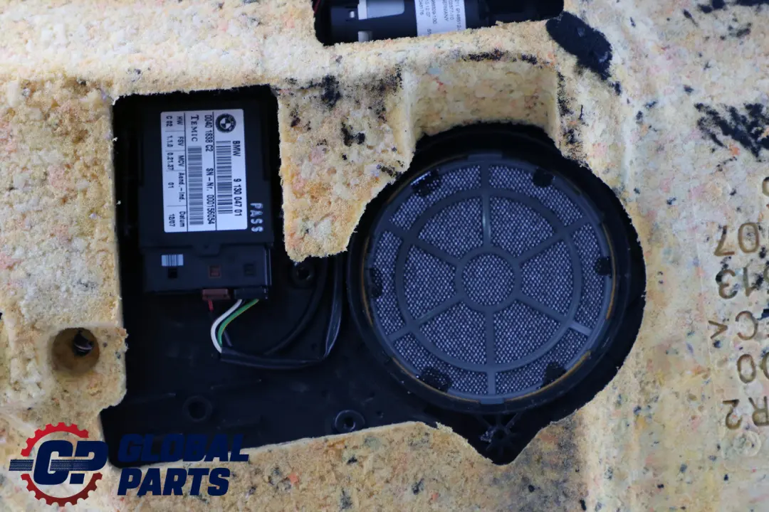 Right O/S Lateral Trim Panel Lining Grey Leather to BMW 3 Series E92 Coupe Rear with Part number 7218810 BMW 3 Series E92 Coupe Rear Right O/S Lateral Trim Panel Lining Grey Leather - SKU 7218810 - Part number 7218810