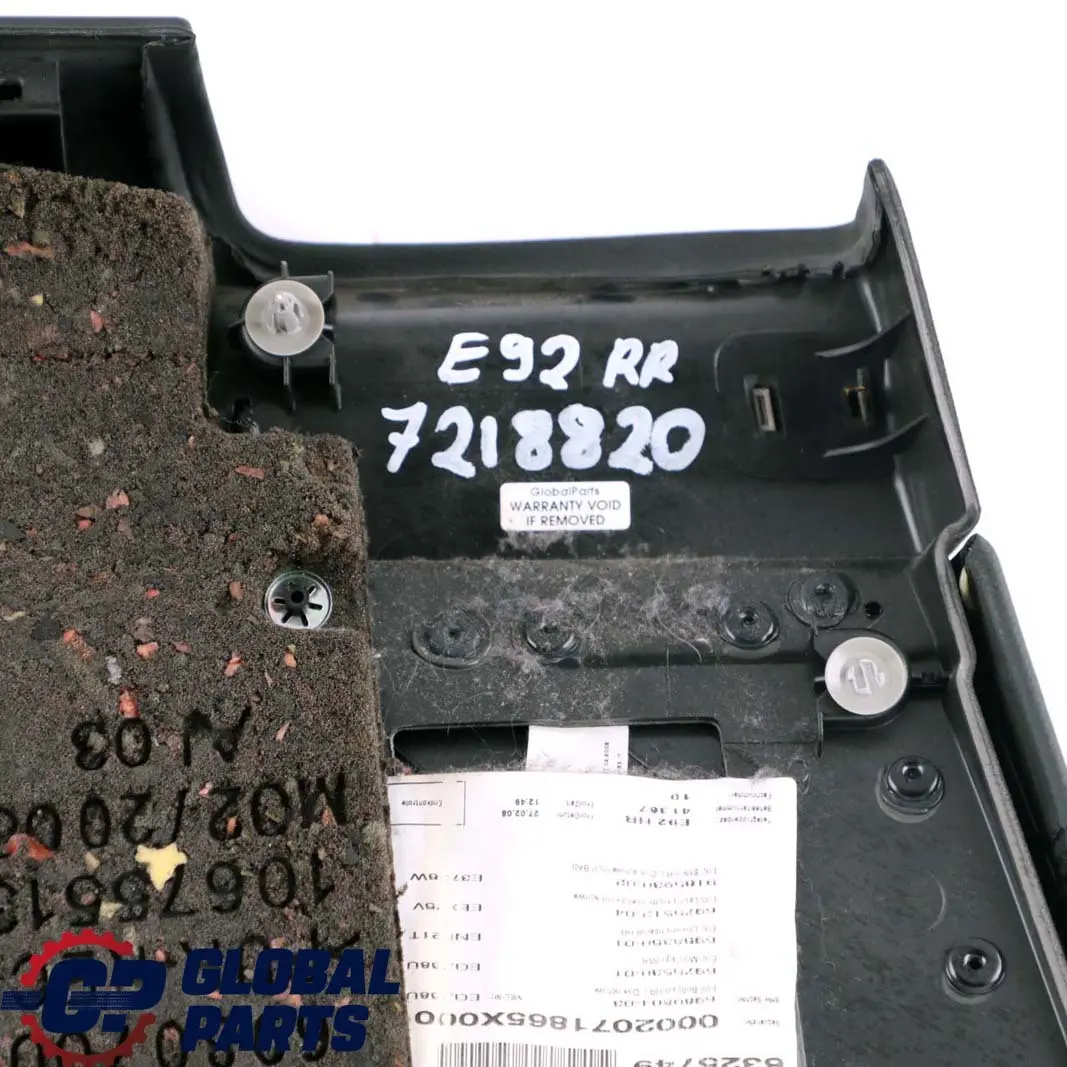 Trasero Derecho O / Lateral Forro Del Panel De Embellecedor Cuero Negro para BMW E92 con número de pieza 7218820 BMW E92 Trasero Derecho O / Lateral Forro Del Panel De Embellecedor Cuero Negro - SKU 7218820 - Número de pieza 7218820