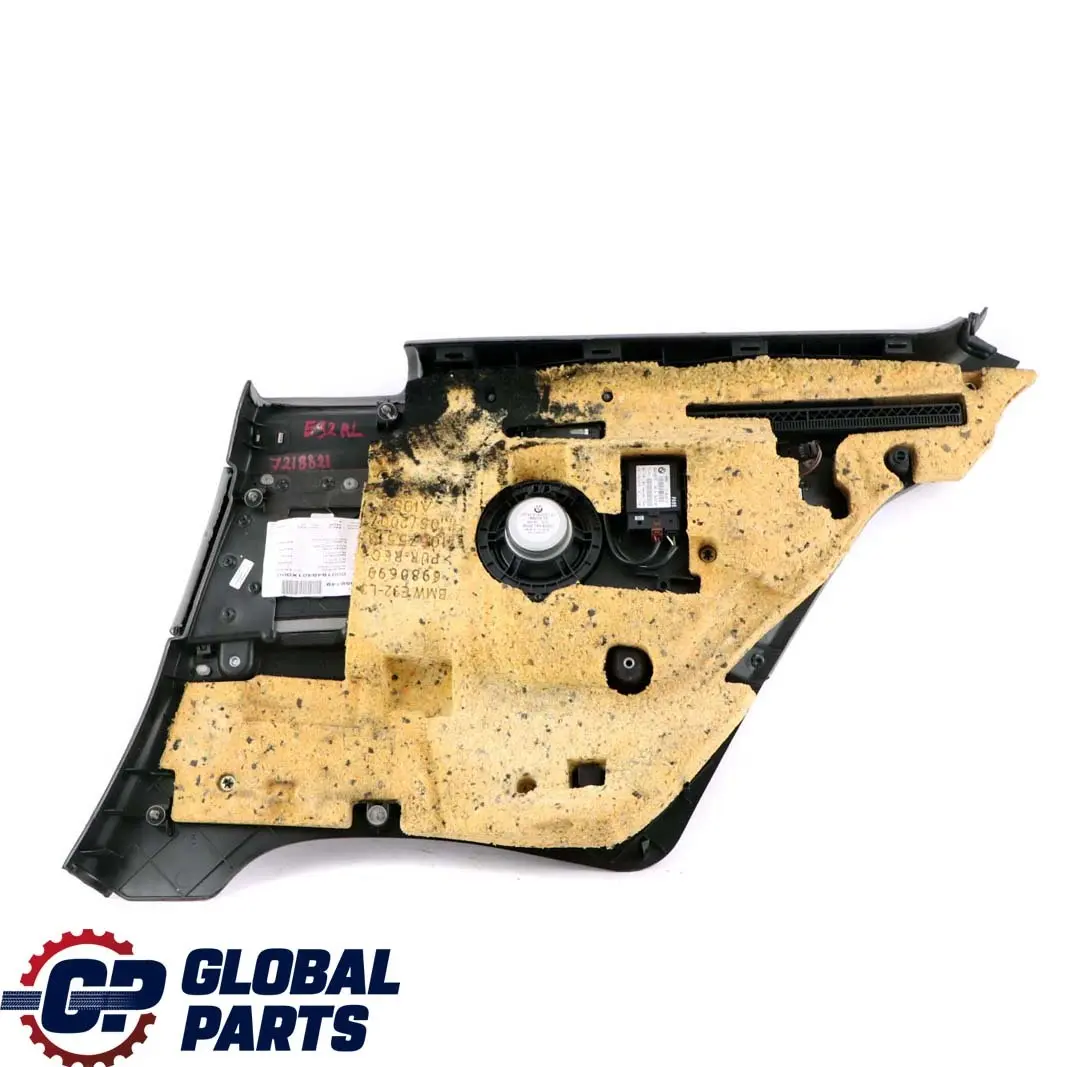Tapa Lateral Trasera Izquierda Forro Panel Gris Cuero para BMW Serie 3 E92 con número de pieza 7218821 BMW Serie 3 E92 Tapa Lateral Trasera Izquierda Forro Panel Gris Cuero - SKU 7218821 - Número de pieza 7218821