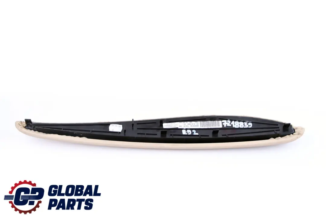 Accoudoir supérieur arrière gauche cuir beige crème pour BMW E92 E93 à propos du numéro de pièce 7218859 BMW E92 E93 Accoudoir supérieur arrière gauche cuir beige crème - SKU 7218859 - Numéro de pièce 7218859