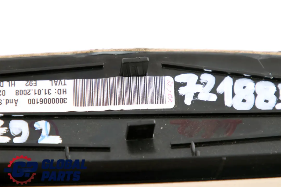 Accoudoir supérieur arrière gauche cuir beige crème pour BMW E92 E93 à propos du numéro de pièce 7218859 BMW E92 E93 Accoudoir supérieur arrière gauche cuir beige crème - SKU 7218859 - Numéro de pièce 7218859