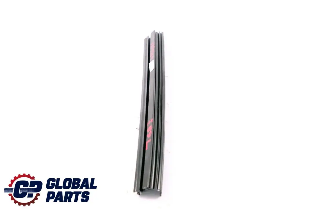 Guarnizione Centrale Telaio Del Tetto Centro SX per BMW E88 Cabrio con numero di parte 7219109 BMW E88 Cabrio Guarnizione Centrale Telaio Del Tetto Centro SX - SKU 7219109 - Numero di parte 7219109