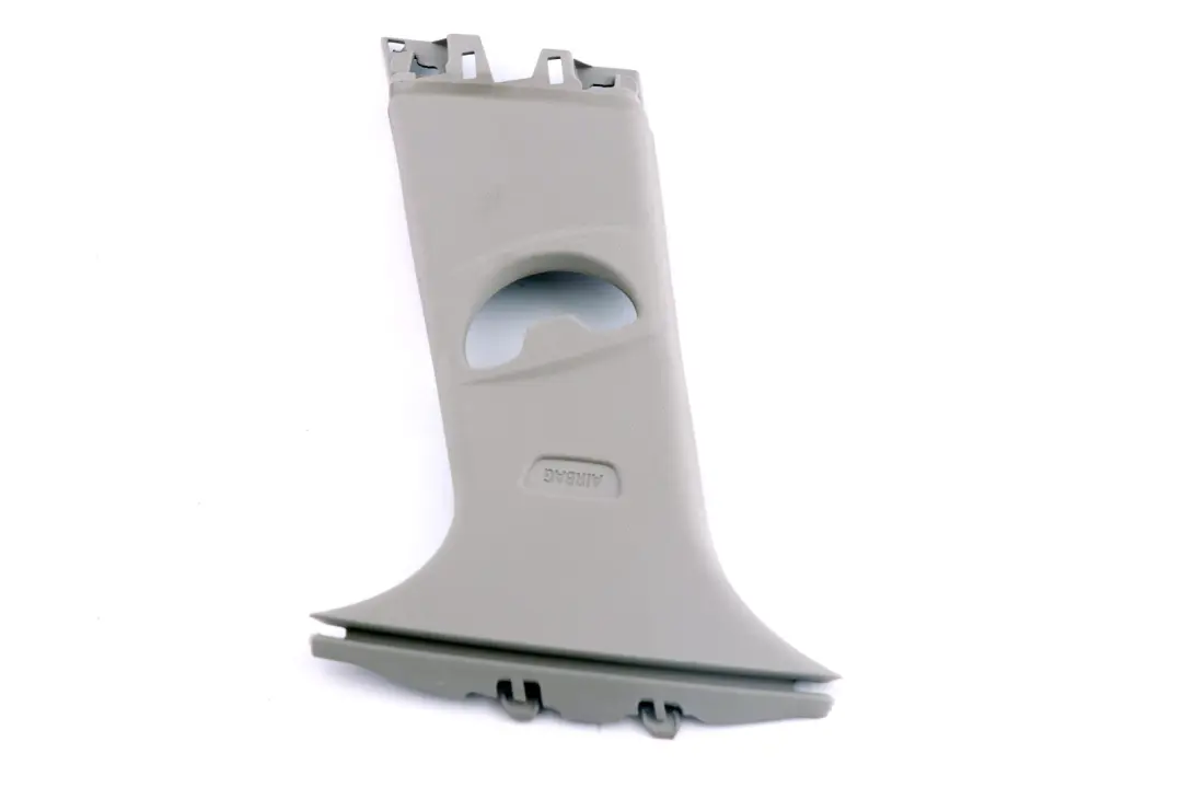 Colonna B Superiore Sinistra Rivestimento Pannello Everest Grigio per BMW F20 con numero di parte 7221025 BMW F20 Colonna B Superiore Sinistra Rivestimento Pannello Everest Grigio - SKU 7221025 - Numero di parte 7221025