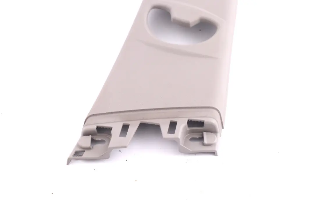 Colonna B Superiore Destra Trim Cover Panel Everest Grey per BMW F20 con numero di parte 7250198 BMW F20 Colonna B Superiore Destra Trim Cover Panel Everest Grey - SKU 7221026 - Numero di parte 7250198