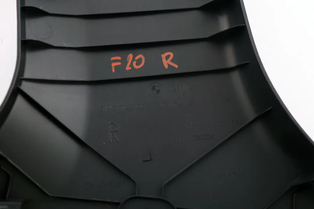 BMW 1 F20 Columna B Pilar Derecho Tapa Inferior Schwarz Negro - SKU 7221028 - Número de pieza 51437221028