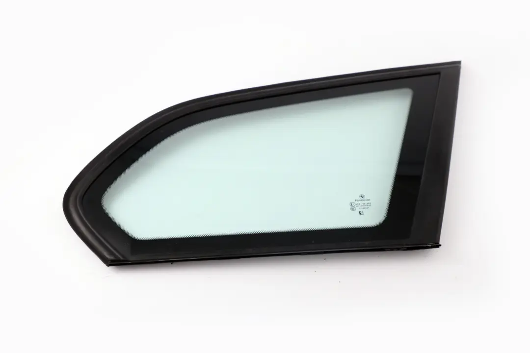 Vitre arriere droite Glanzschwarz High Gloss pour BMW Serie 3 1 E91 Touring à propos du numéro de pièce 7222252 BMW Serie 3 1 E91 Touring Vitre arriere droite Glanzschwarz High Gloss - SKU 7222252-2 - Numéro de pièce 7222252