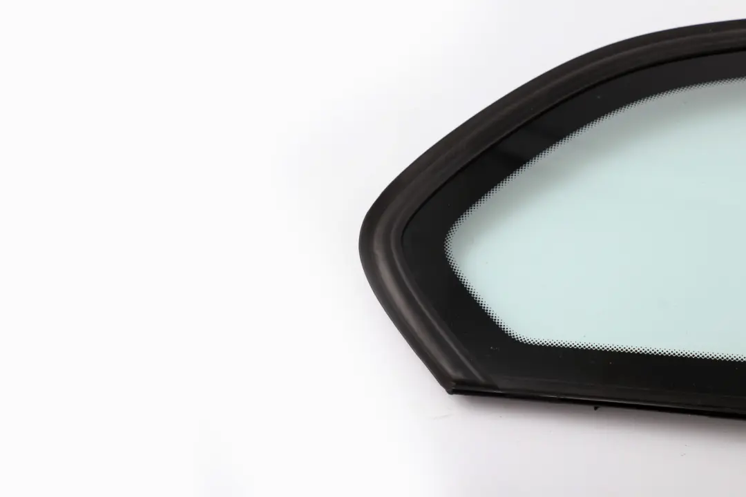 Right Window Glass O/S Glanzschwarz High Gloss to BMW 3 Series 1 E91 Touring Rear with Part number 7222252 BMW 3 Series 1 E91 Touring Rear Right Window Glass O/S Glanzschwarz High Gloss - SKU 7222252-2 - Part number 7222252