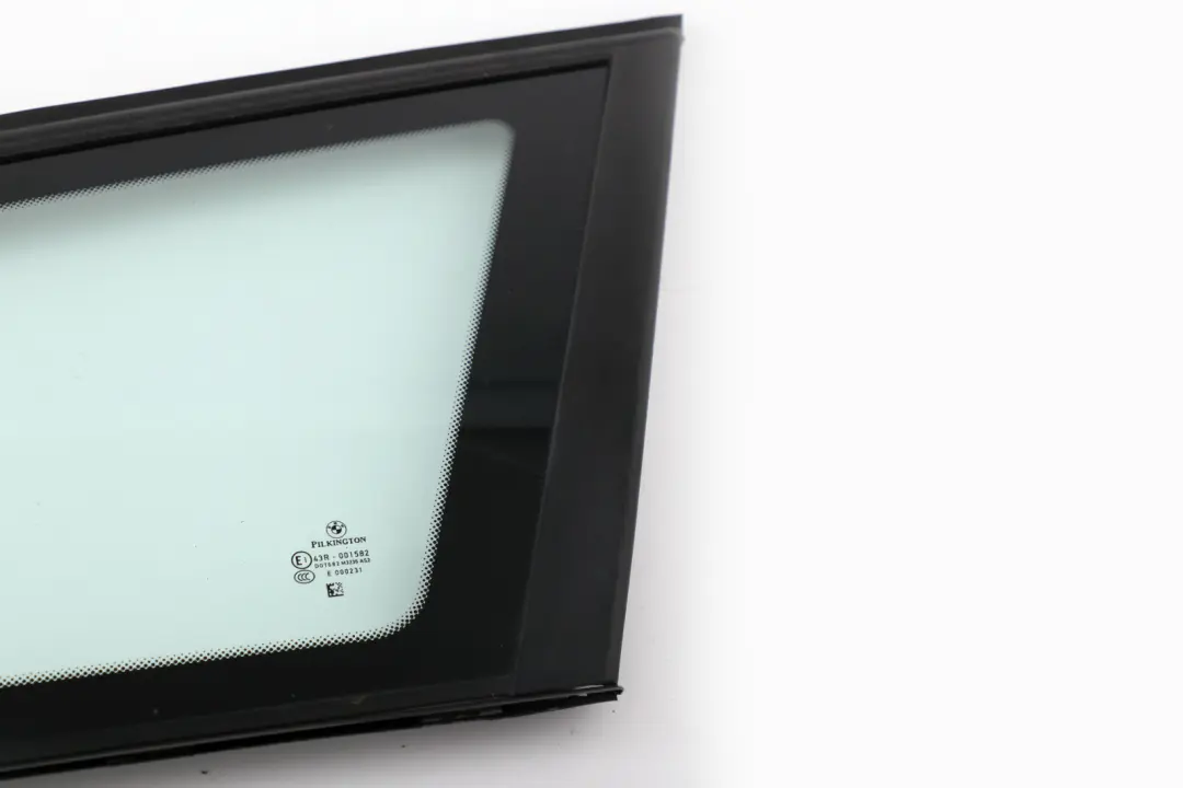 Vitre arriere droite Glanzschwarz High Gloss pour BMW Serie 3 1 E91 Touring à propos du numéro de pièce 7222252 BMW Serie 3 1 E91 Touring Vitre arriere droite Glanzschwarz High Gloss - SKU 7222252-2 - Numéro de pièce 7222252