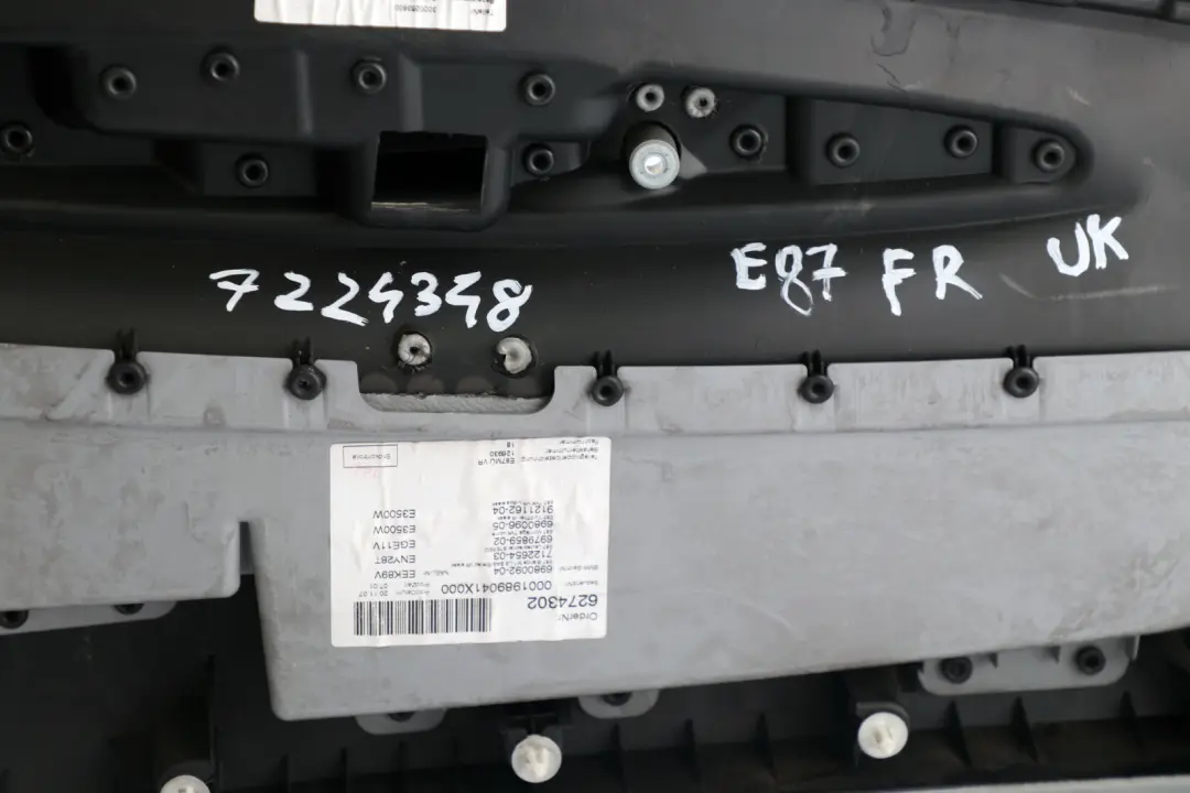 Front Right O/S Door Card Trim Panel Grey Leather to BMW 1 Series E87 LCI with Part number 7224348 BMW 1 Series E87 LCI Front Right O/S Door Card Trim Panel Grey Leather - SKU 7224348 - Part number 7224348