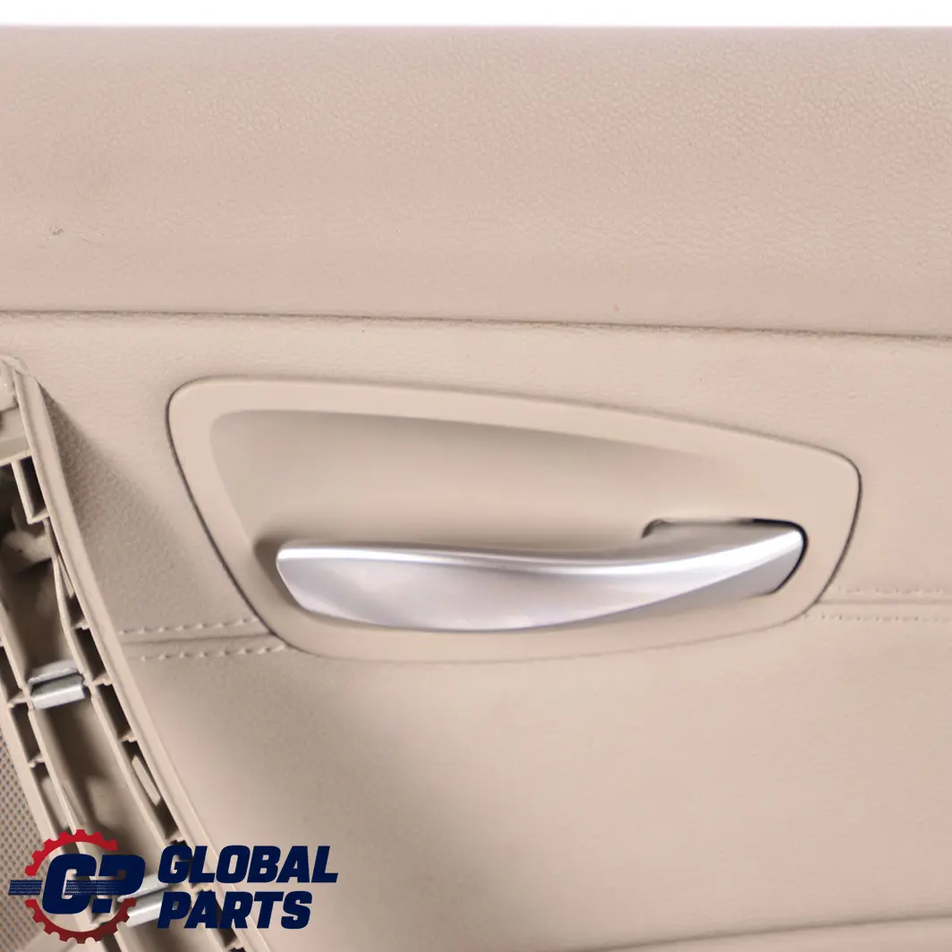 Fodera porta anteriore destra Scheda Panno Pelle Boston Beige per BMW E81 E82 con numero di parte 7224366 BMW E81 E82 Fodera porta anteriore destra Scheda Panno Pelle Boston Beige - SKU 7224366 - Numero di parte 7224366