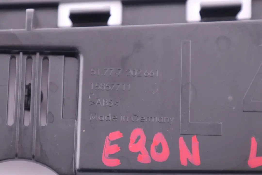 Uchwyt Wspornik Mocowanie Progu Lewy Lewo L4 7202661 do BMW E90 E91 LCI o numerze 7224455 BMW E90 E91 LCI Uchwyt Wspornik Mocowanie Progu Lewy Lewo L4 7202661 - SKU 7224455 - Numer Części 7224455