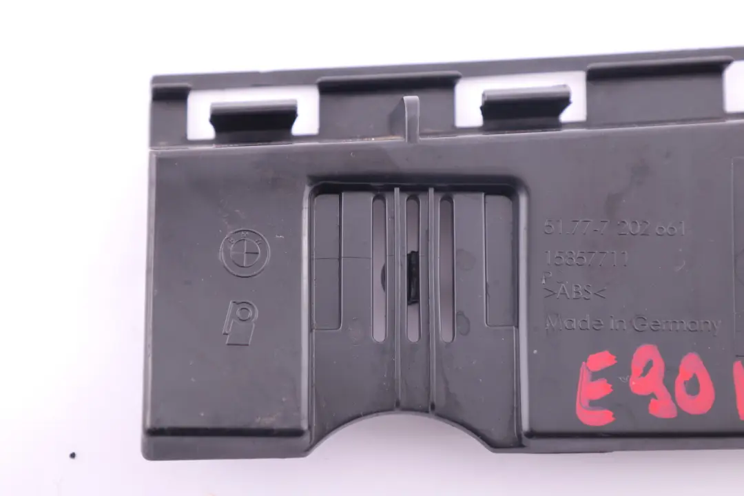 Supporto Staffa Fissaggio Striscia Fissaggio Sinistra L4 7202661 per BMW E90 E91 LCI con numero di parte 7224455 BMW E90 E91 LCI Supporto Staffa Fissaggio Striscia Fissaggio Sinistra L4 7202661 - SKU 7224455 - Numero di parte 7224455