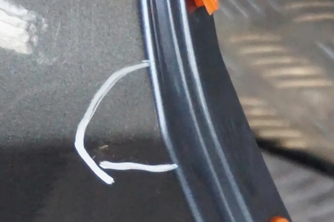 BMW Z4 er E89 Fahrerseite Seitenwand Hinten Rechts Mineralgrau Grau - B39 - SKU 7225124-MG - Teilenummer 7225124