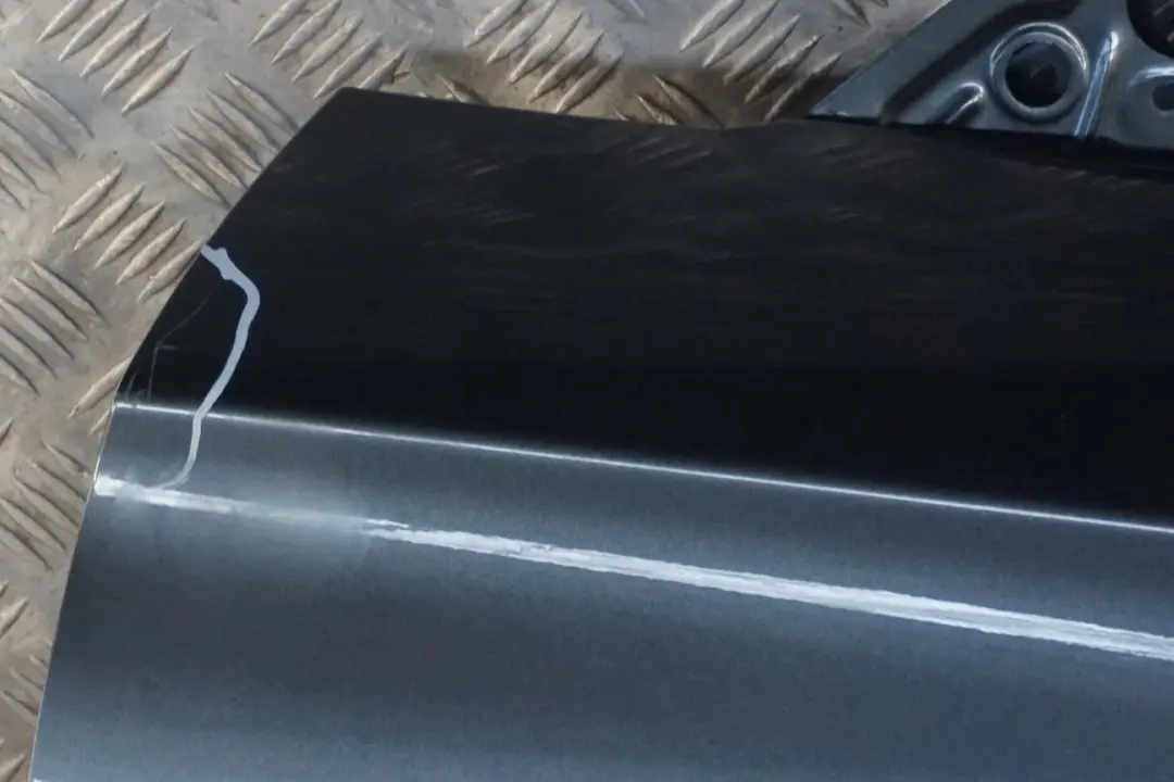 Front Left Door N/S Mineralgrau Grey - B39 to BMW Z4 Series E89 Convertible with Part number 7225135 BMW Z4 Series E89 Convertible Front Left Door N/S Mineralgrau Grey - B39 - SKU 7225135-MG - Part number 7225135