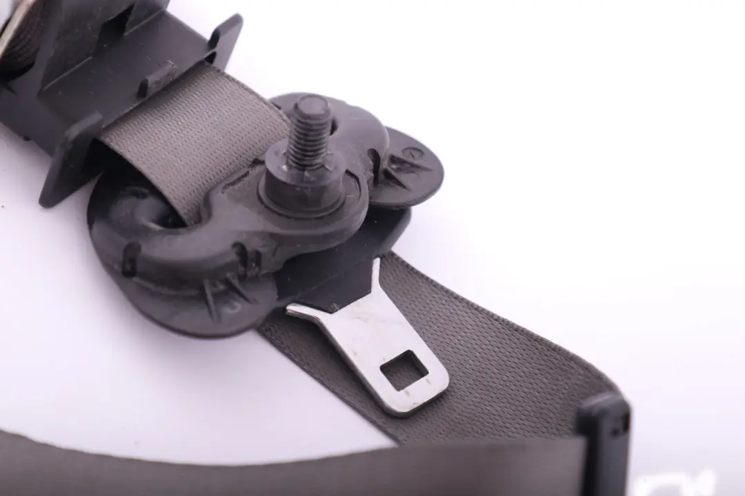 Limitador de fuerza la correa superior delantera derecha Gris para BMW 3 E90 E91 LCI con número de pieza 7234770 BMW 3 E90 E91 LCI Limitador de fuerza la correa superior delantera derecha Gris - SKU 7234770 - Número de pieza 7234770