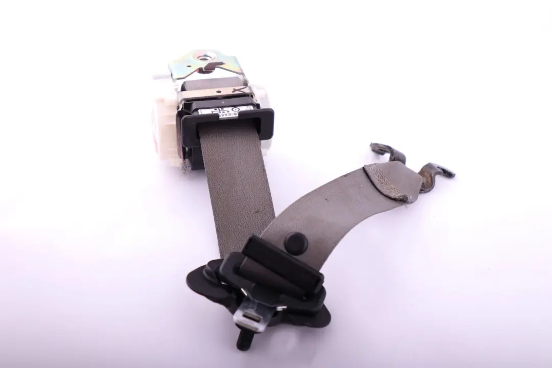 Oberer Gurtkraftbegrenzer vorne rechts Grau für BMW 3 E90 E91 LCI mit Teilenummer 7234770 BMW 3 E90 E91 LCI Oberer Gurtkraftbegrenzer vorne rechts Grau - SKU 7234770 - Teilenummer 7234770