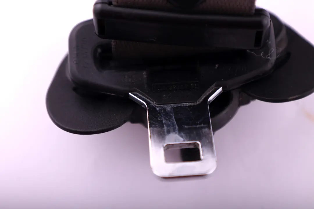 Limiteur d'effort Courroie Supérieure Avant Droit Gris pour BMW 3 E90 E91 LCI à propos du numéro de pièce 7234770 BMW 3 E90 E91 LCI Limiteur d'effort Courroie Supérieure Avant Droit Gris - SKU 7234770 - Numéro de pièce 7234770