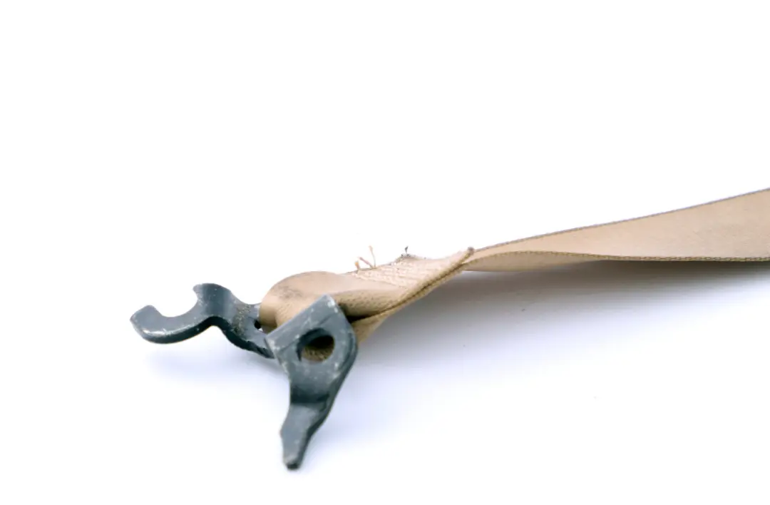 Cinturón Superior Limitador Fuerza Delantero Derecho Beige para BMW E90 LCI E90N con número de pieza 7234772 BMW E90 LCI E90N Cinturón Superior Limitador Fuerza Delantero Derecho Beige - SKU 7234772 - Número de pieza 7234772