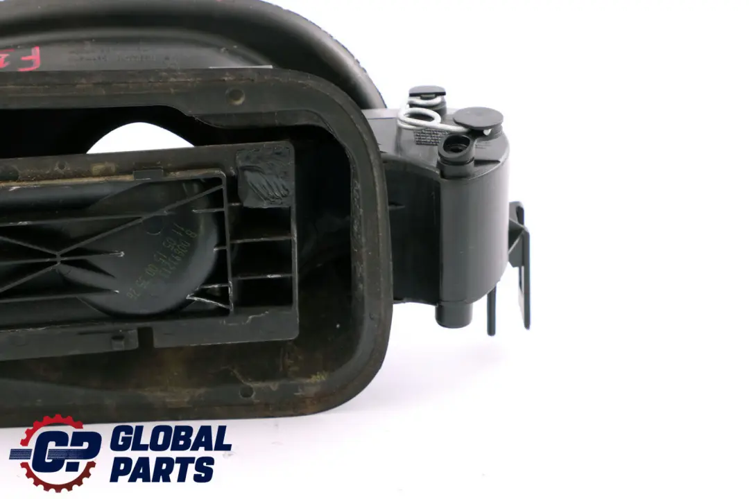 Tapa del Deposito De Combustible para BMW F30 F31 F80 M3 con número de pieza 7238100 BMW F30 F31 F80 M3 Tapa del Deposito De Combustible - SKU 7238100 - Número de pieza 7238100