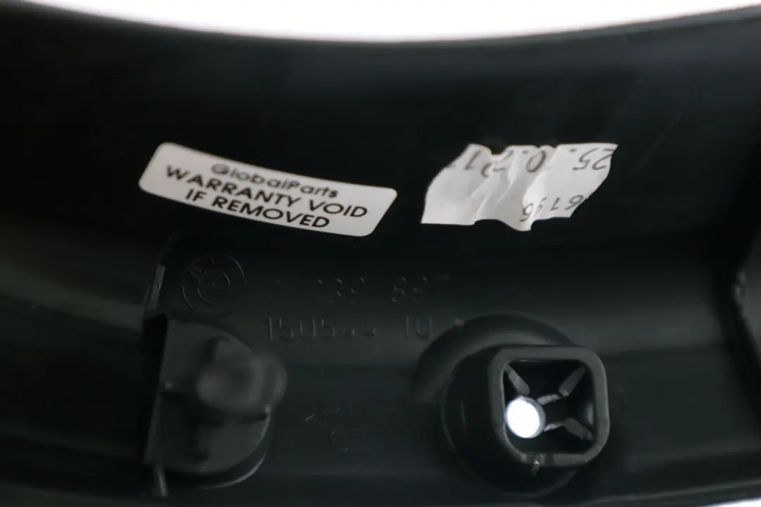 Revetement Hayon Gauche de Coloris Noir pour BMW F20 F21 LCI à propos du numéro de pièce 7239897 BMW F20 F21 LCI Revetement Hayon Gauche de Coloris Noir - SKU 7239897 - Numéro de pièce 7239897