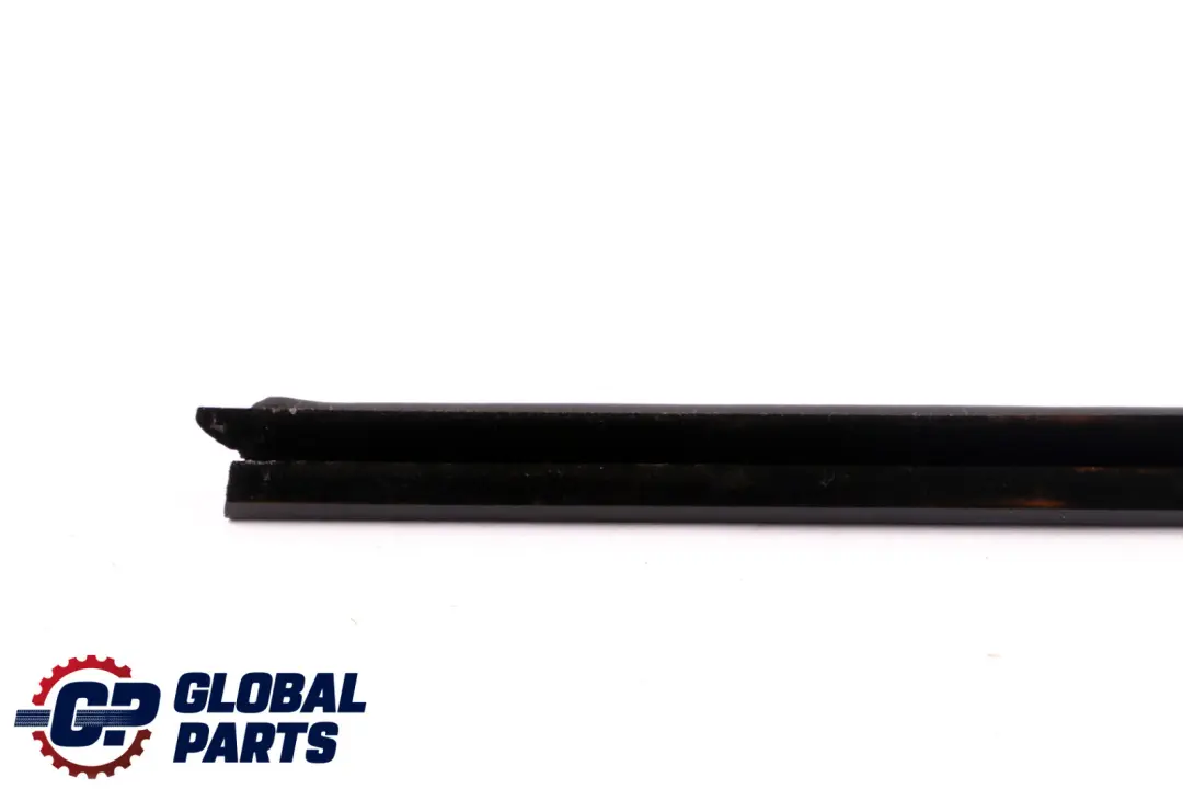 Schachtabdichtung Interno Porta Posteriore SX 5134 per BMW F20 con numero di parte 7240843 BMW F20 Schachtabdichtung Interno Porta Posteriore SX 5134 - SKU 7240843 - Numero di parte 7240843