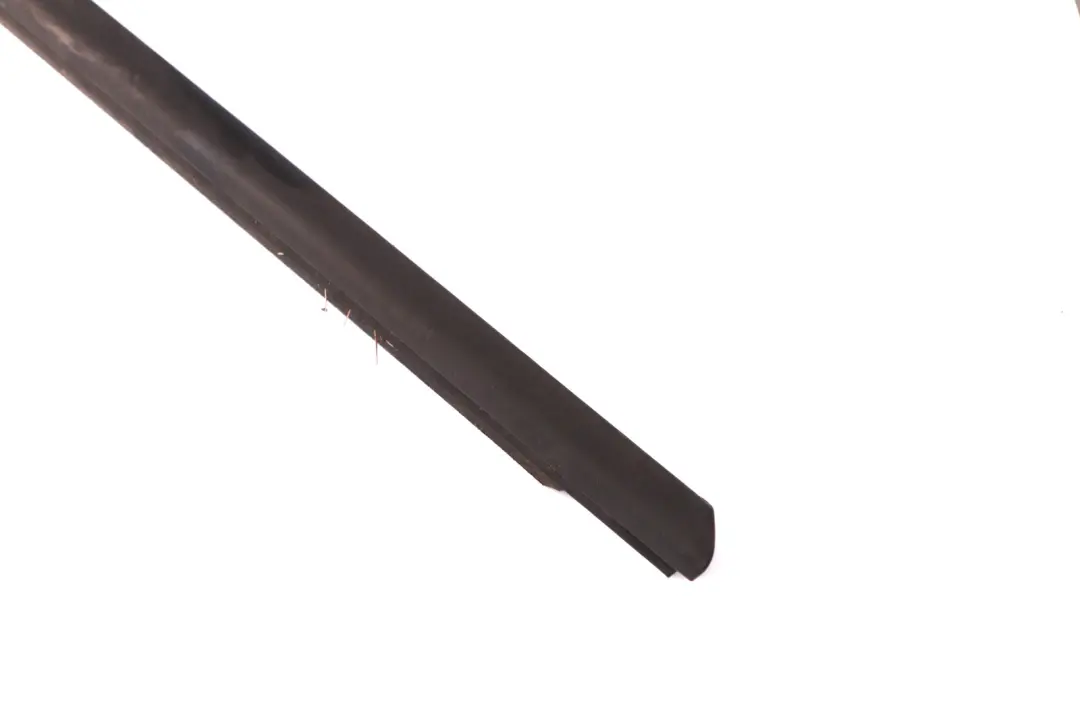 Joint D'Étanchéité Extérieur De Porte Arrière Droite Noir pour BMW F20 à propos du numéro de pièce 7240846 BMW F20 Joint D'Étanchéité Extérieur De Porte Arrière Droite Noir - SKU 7240846 - Numéro de pièce 7240846