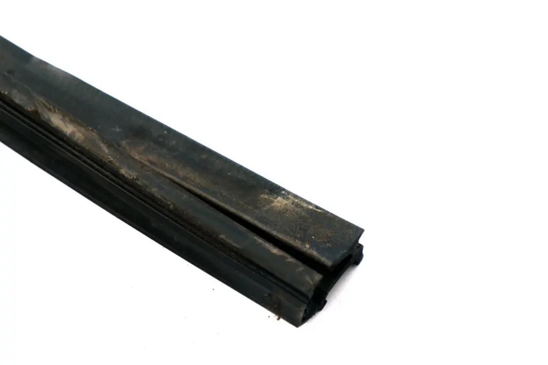 BMW F20 Guia De La ventana De La puerta delantera derecha O / S Seal - SKU 7240858 - Número de pieza 7240858