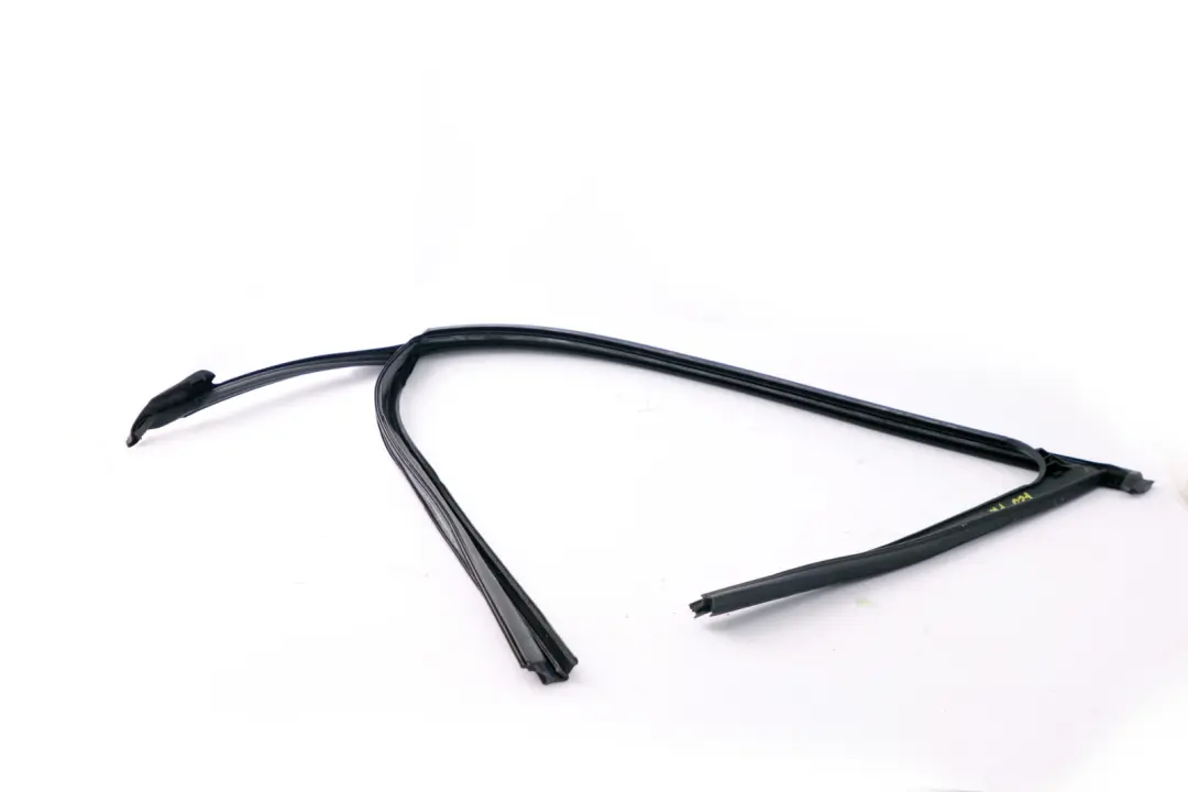 Guide de fenetre de porte Joint avant droit pour BMW F20 à propos du numéro de pièce 7240858 BMW F20 Guide de fenetre de porte Joint avant droit - SKU 7240858 - Numéro de pièce 7240858