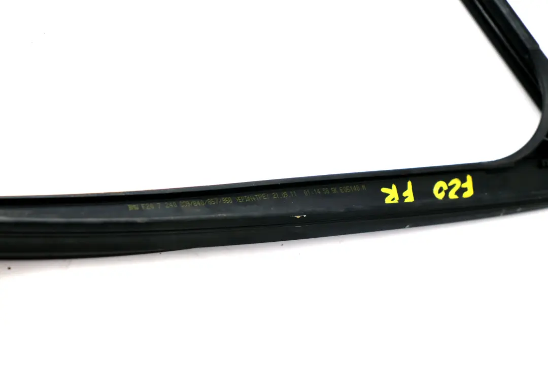 Guida Del Finestrino Anteriore Destro Guarnizione per BMW F20 con numero di parte 7240858 BMW F20 Guida Del Finestrino Anteriore Destro Guarnizione - SKU 7240858 - Numero di parte 7240858
