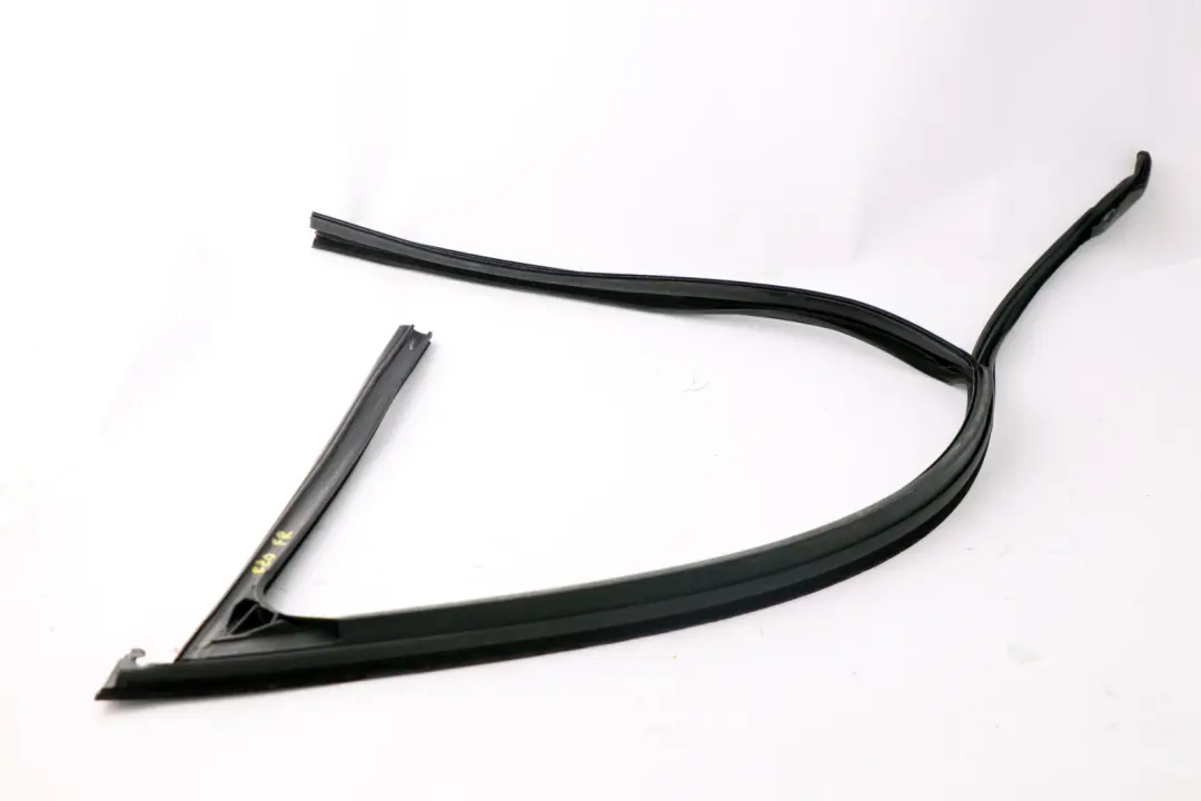 BMW F20 Guia De La ventana De La puerta delantera derecha O / S Seal - SKU 7240858 - Número de pieza 7240858