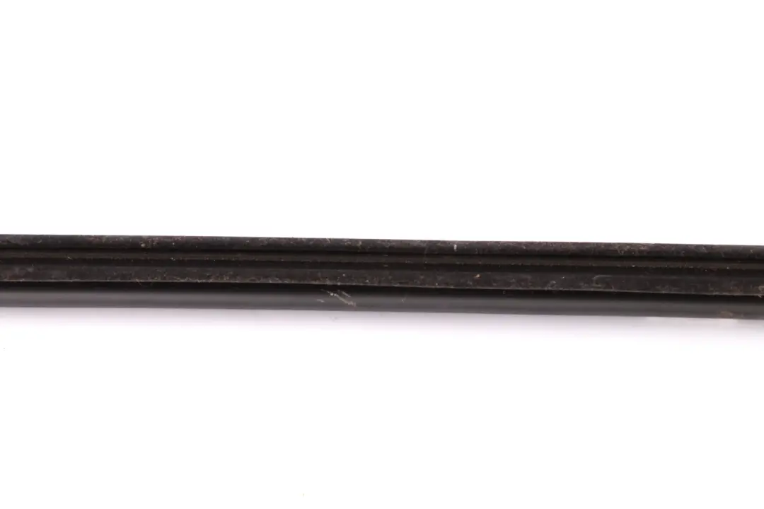 Canale Anteriore Guida Finestra Web Destra per BMW F20 F20N LCI con numero di parte 7240860 BMW F20 F20N LCI Canale Anteriore Guida Finestra Web Destra - SKU 7240860 - Numero di parte 7240860