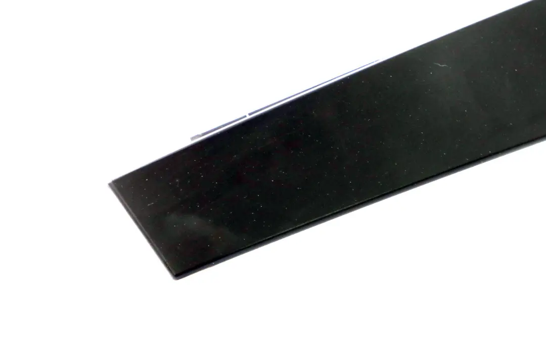 Finitura Montante B Esterno Sinistro Nero Opaco per BMW F20 con numero di parte 7240875 BMW F20 Finitura Montante B Esterno Sinistro Nero Opaco - SKU 7240875 - Numero di parte 7240875