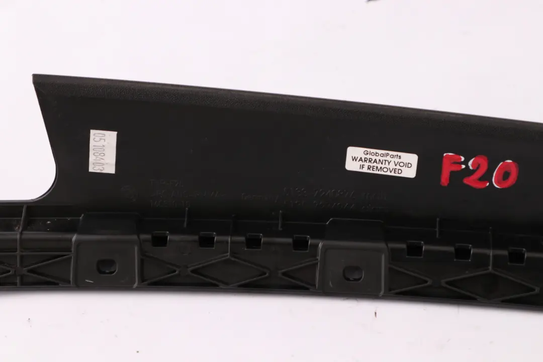 Finitura Montante B Esterno Destro Schwarz Opaco per BMW F20 F20N LCI con numero di parte 7240876 BMW F20 F20N LCI Finitura Montante B Esterno Destro Schwarz Opaco - SKU 7240876 - Numero di parte 7240876