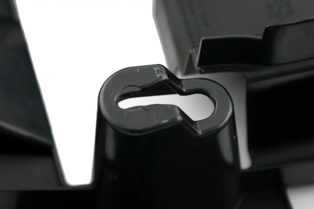 Ślizg Mocowanie Zderzaka Tył Lewy do BMW F20 F21 o numerze 7240955 BMW F20 F21 Ślizg Mocowanie Zderzaka Tył Lewy - SKU 7240955 - Numer Części 7240955