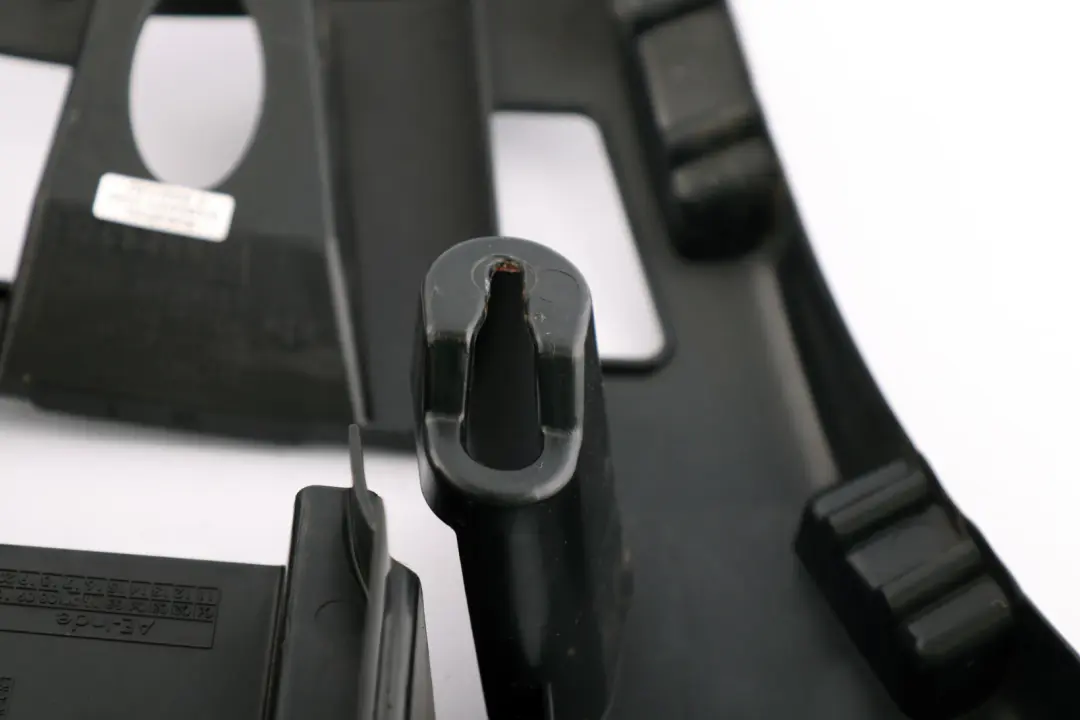 Stoßfänger Führung Hinten Rechts Halterung für BMW F20 F21 mit Teilenummer 7240956 BMW F20 F21 Stoßfänger Führung Hinten Rechts Halterung - SKU 7240956 - Teilenummer 7240956