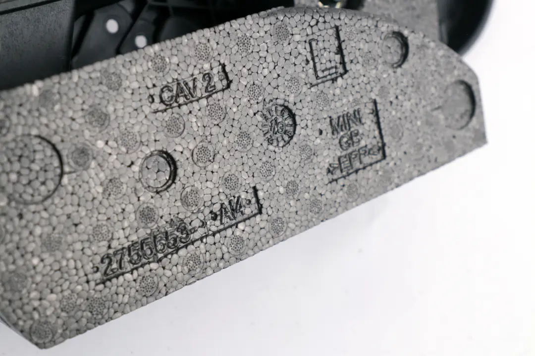 Panel embellecedor tarjeta puerta izquierda CARBONO NEGRO para Mini One R55 R56 R57 con número de pieza 51417241001 Mini One R55 R56 R57 Panel embellecedor tarjeta puerta izquierda CARBONO NEGRO - SKU 7241001 - Número de pieza 51417241001