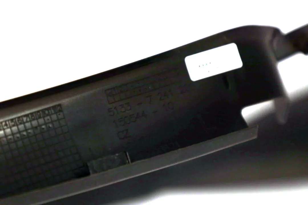 Tapa Marco Ventana Puerta Delantera Izquierda para BMW F20 F20N LCI con número de pieza 7241201 BMW F20 F20N LCI Tapa Marco Ventana Puerta Delantera Izquierda - SKU 7241201 - Número de pieza 7241201