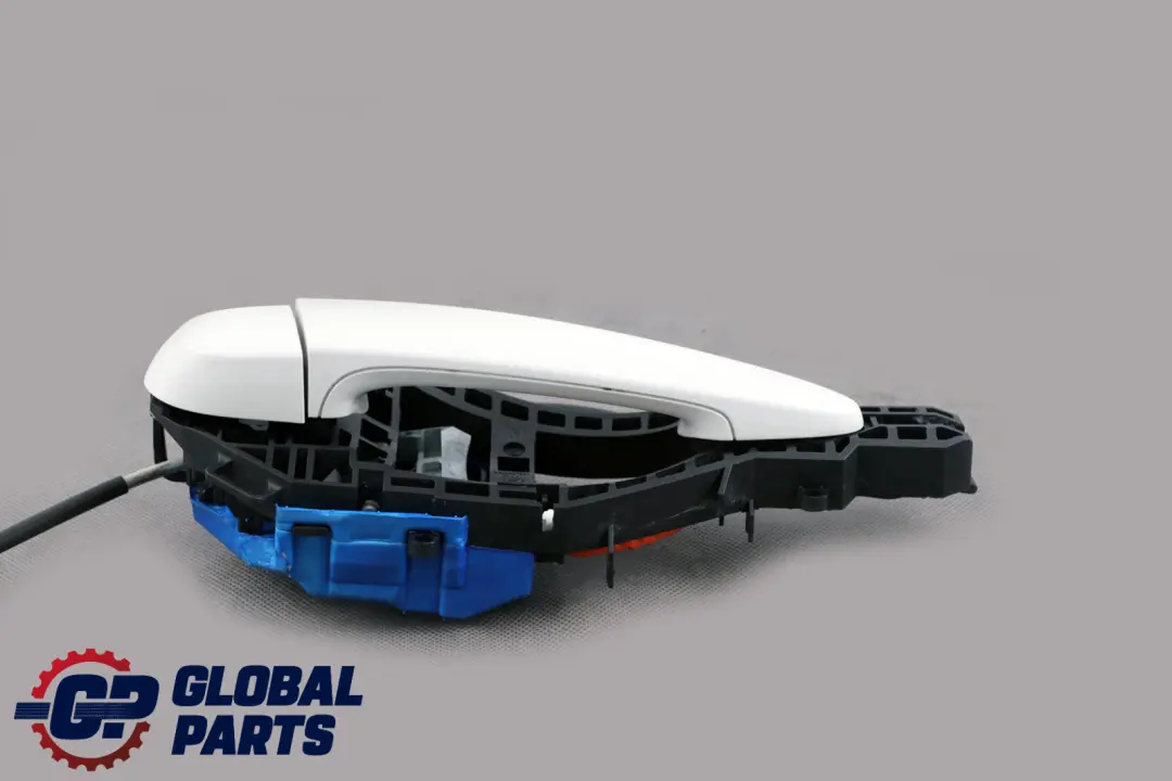 Maniglia Posteriore Destra Completa O/S Alpinweiss Bianco 300 per BMW F20 LCI con numero di parte 7242566 BMW F20 LCI Maniglia Posteriore Destra Completa O/S Alpinweiss Bianco 300 - SKU 7242566-AW - Numero di parte 7242566