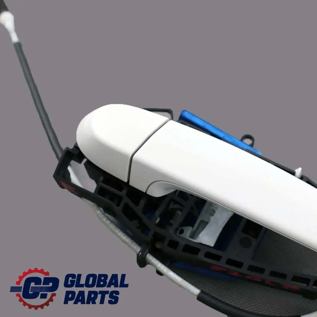 Completo Maniglia Posteriore Sinistra Bianco Alpino III 300 per BMW F20 LCI con numero di parte 7242566 BMW F20 LCI Completo Maniglia Posteriore Sinistra Bianco Alpino III 300 - SKU 7242566-AW2 - Numero di parte 7242566