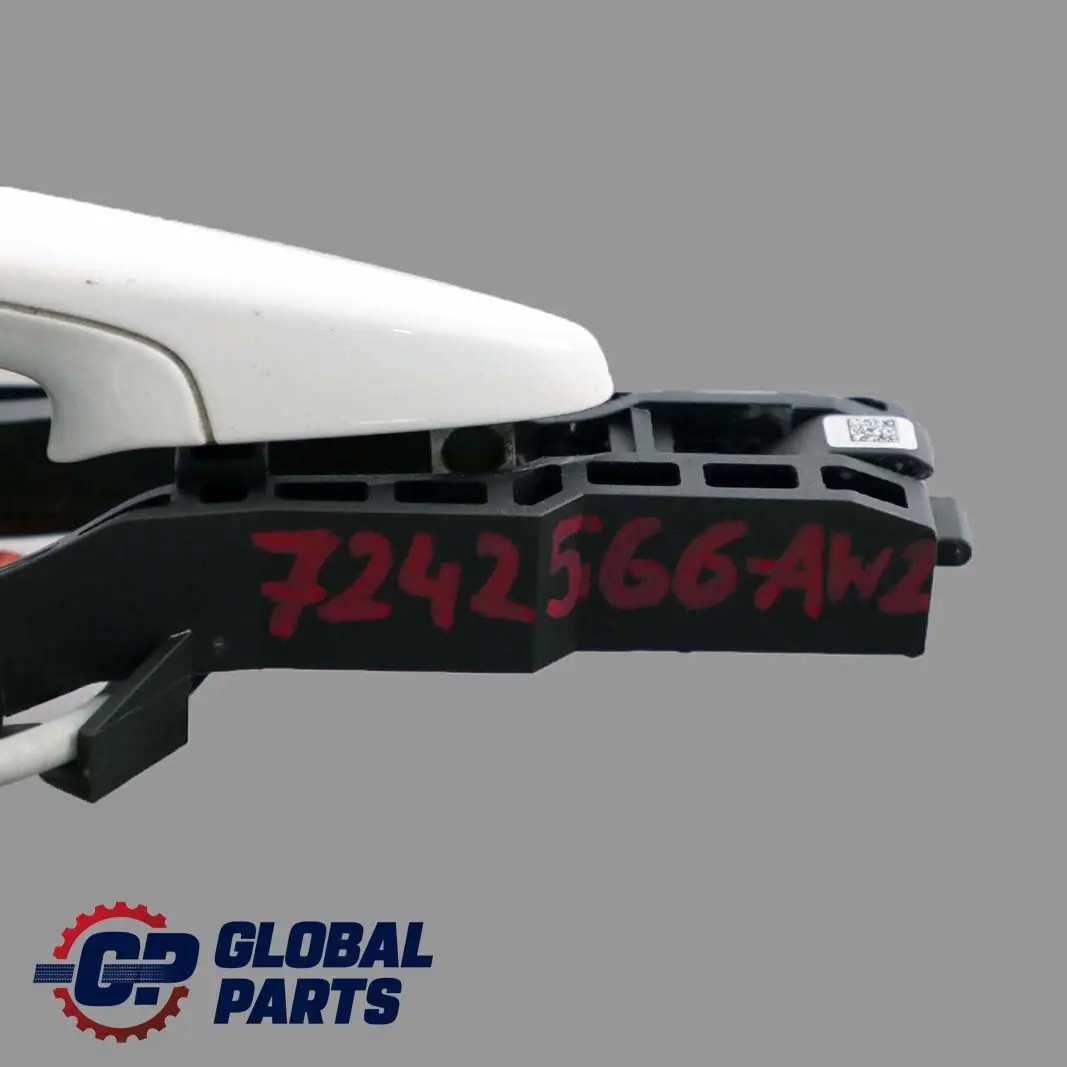 Completo Maniglia Posteriore Sinistra Bianco Alpino III 300 per BMW F20 LCI con numero di parte 7242566 BMW F20 LCI Completo Maniglia Posteriore Sinistra Bianco Alpino III 300 - SKU 7242566-AW2 - Numero di parte 7242566