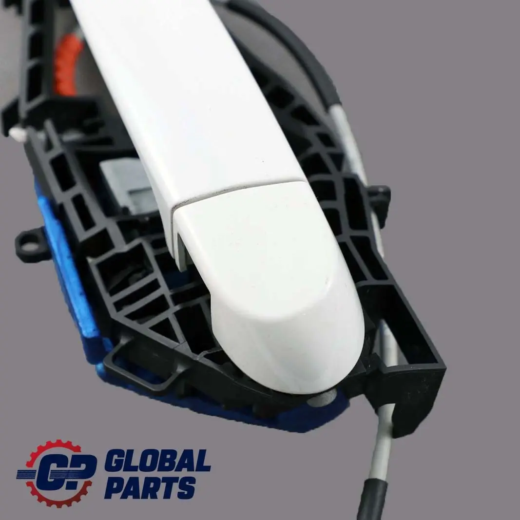 Completo Maniglia Posteriore Sinistra Bianco Alpino III 300 per BMW F20 LCI con numero di parte 7242566 BMW F20 LCI Completo Maniglia Posteriore Sinistra Bianco Alpino III 300 - SKU 7242566-AW2 - Numero di parte 7242566