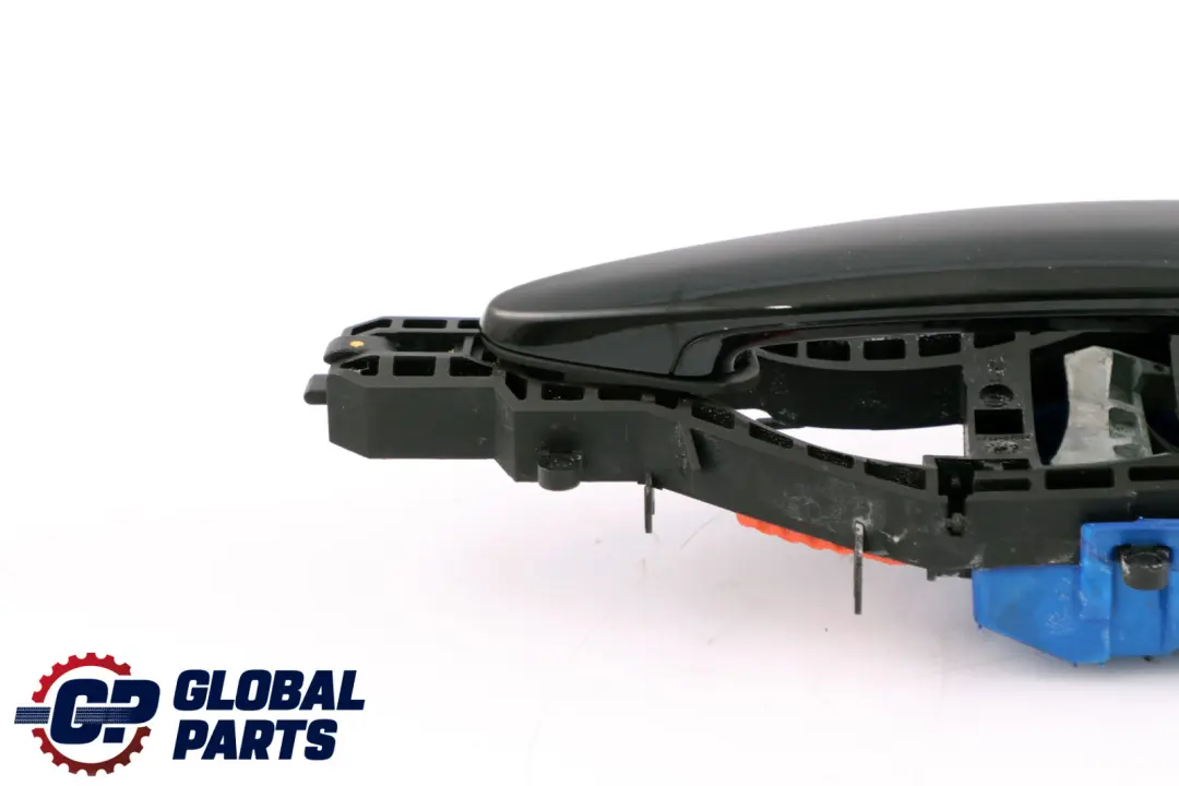 Asidero Trasero Izquierdo Completo Negro Zafiro Metalizado 475 para BMW F20 con número de pieza 7242566 BMW F20 Asidero Trasero Izquierdo Completo Negro Zafiro Metalizado 475 - SKU 7242566-BS - Número de pieza 7242566