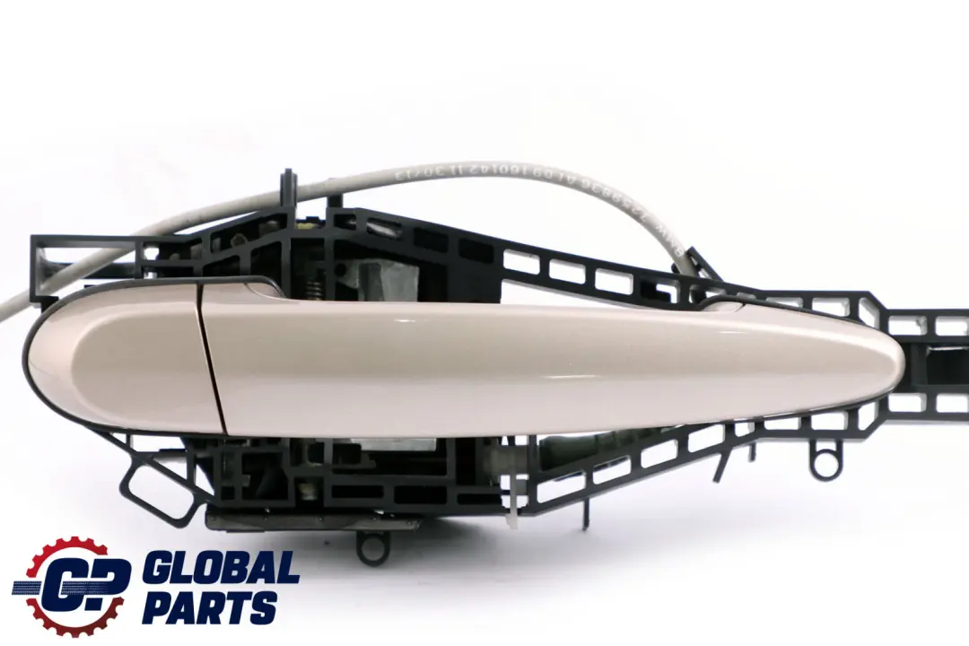 Türgriff Hinten Rechts Orionsilber Silber Metallic A92 für BMW 3 er F30 F31 mit Teilenummer 7242568 BMW 3 er F30 F31 Türgriff Hinten Rechts Orionsilber Silber Metallic A92 - SKU 7242568-ORION - Teilenummer 7242568