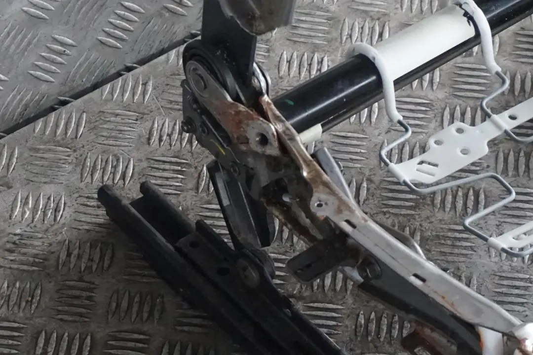 BMW 1 3 4 Series F20 F30 F31 F34 Front Right O/S Seat Frame Backrest Mechanism - SKU 7243524 - Part number 7243524