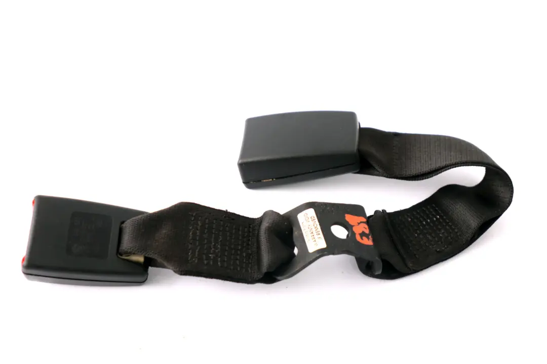 BMW E87 E90 E91 Hebilla cinturon inferior del asiento trasero derecho - SKU 7245663 - Número de pieza 72117245663