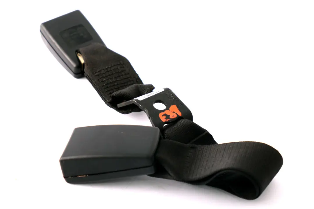 BMW E87 E90 E91 Hebilla cinturon inferior del asiento trasero derecho - SKU 7245663 - Número de pieza 72117245663