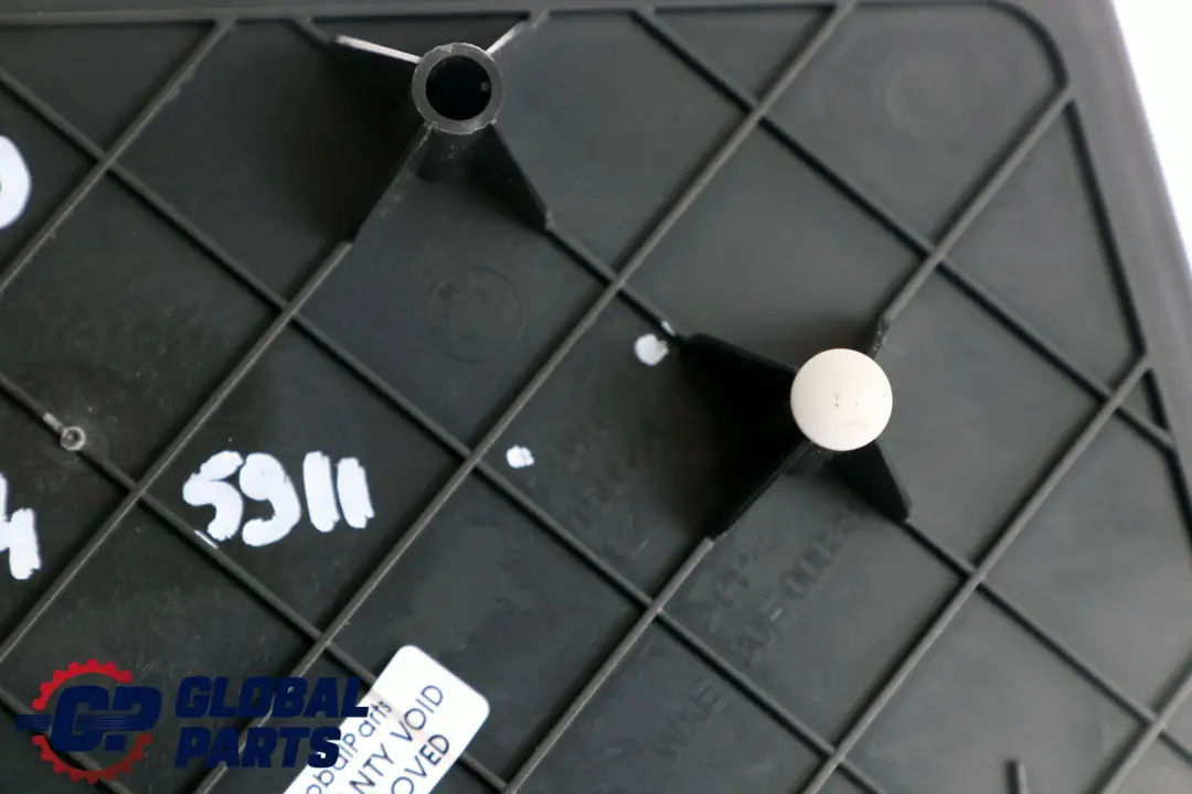 Maletero Tapa Compartimento Bandeja Derecha para BMW F30 con número de pieza 7245911 BMW F30 Maletero Tapa Compartimento Bandeja Derecha - SKU 7245911 - Número de pieza 7245911