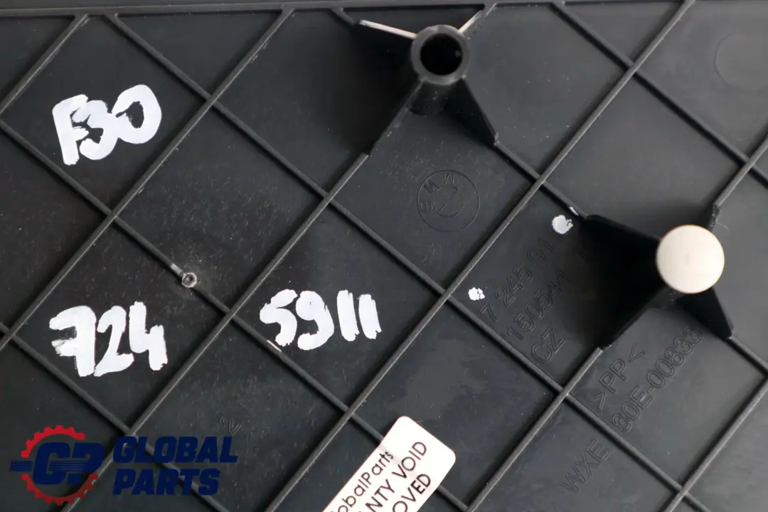 Maletero Tapa Compartimento Bandeja Derecha para BMW F30 con número de pieza 7245911 BMW F30 Maletero Tapa Compartimento Bandeja Derecha - SKU 7245911 - Número de pieza 7245911