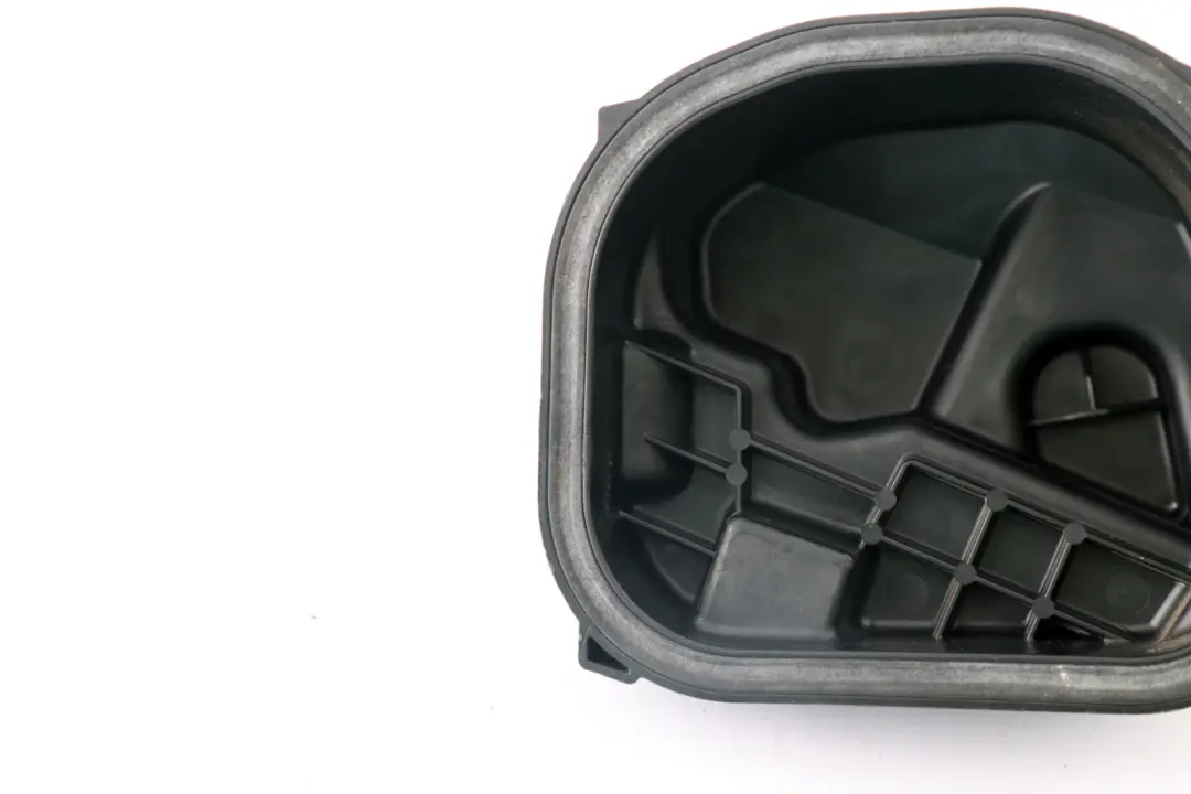 Tapa Lampara Luz Alta Izquierda VALEO para BMW E90 E91 LCI con número de pieza 7246481 BMW E90 E91 LCI Tapa Lampara Luz Alta Izquierda VALEO - SKU 7246481 - Número de pieza 7246481