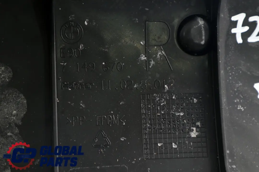 BMW E90 LCI Osłona Boczna Fotela Prawy Tył Czarna Skóra - SKU 7246530 - Numer Części 7246530